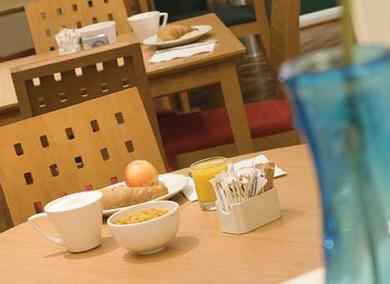 Ramada Encore יורק מראה חיצוני תמונה
